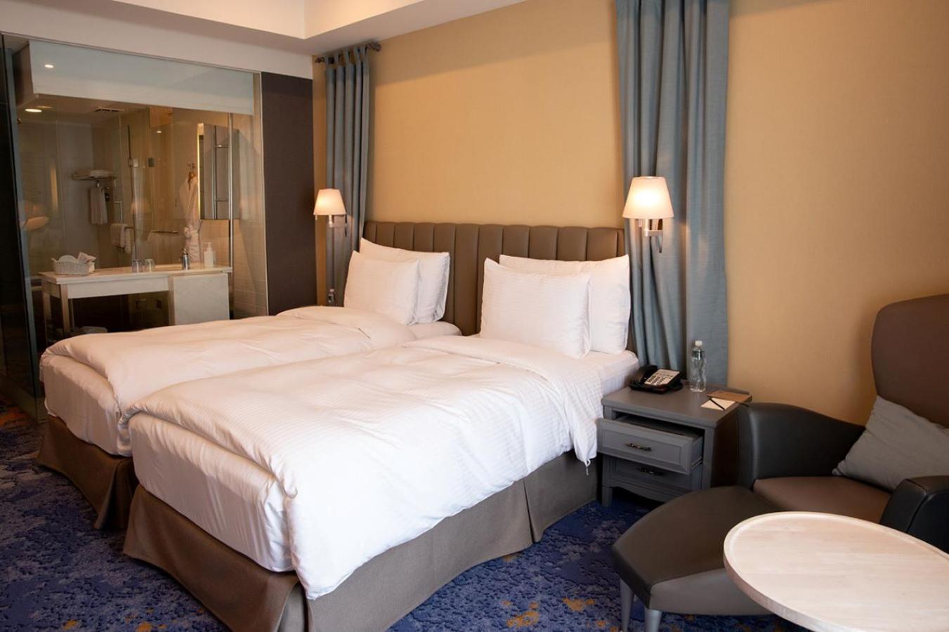 Grand Victoria Hotel Taipei Bagian luar foto