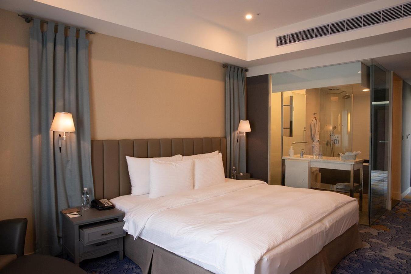 Grand Victoria Hotel Taipei Bagian luar foto