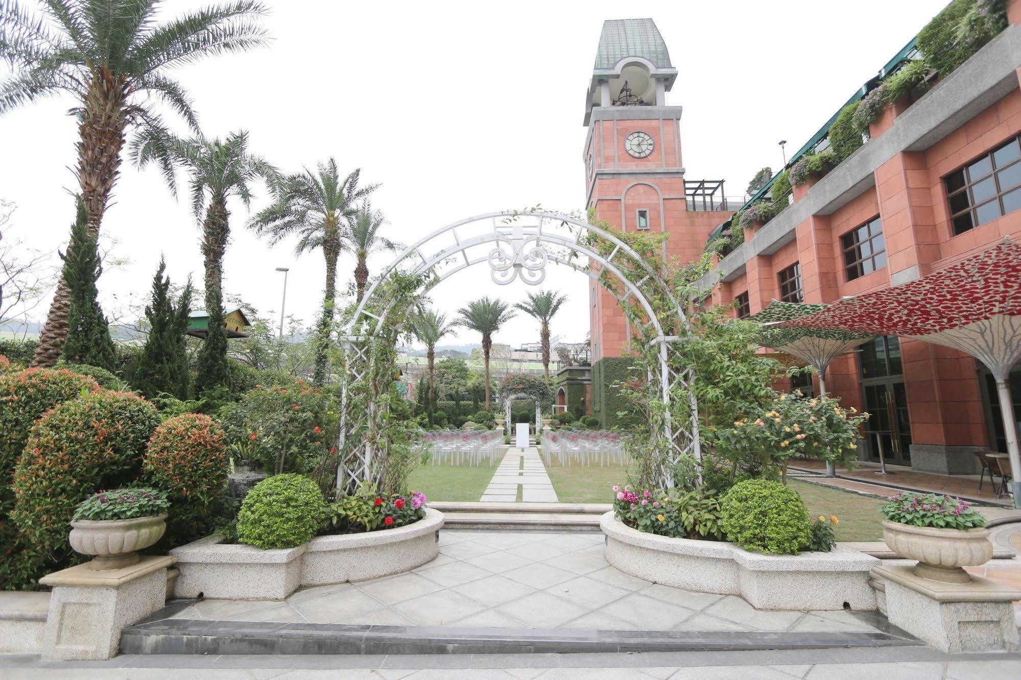Grand Victoria Hotel Taipei Bagian luar foto